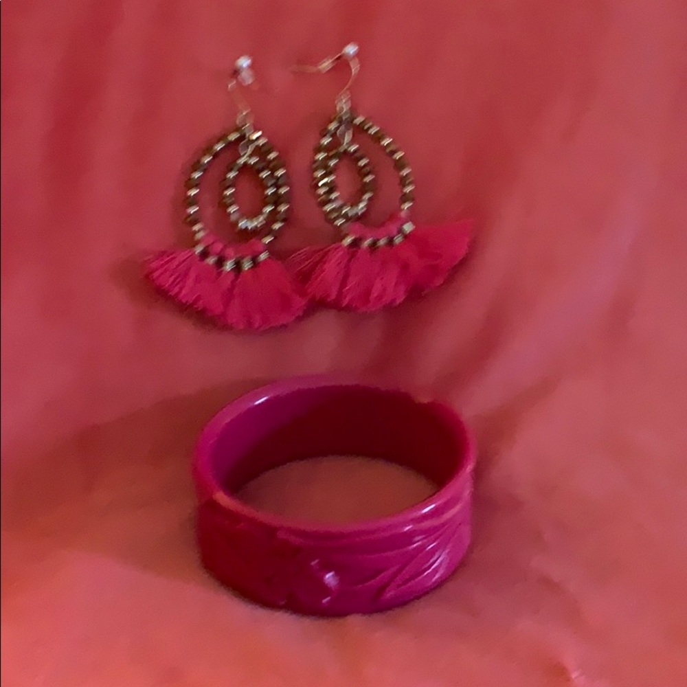 Pink Vintage plastic bracelet and earrings